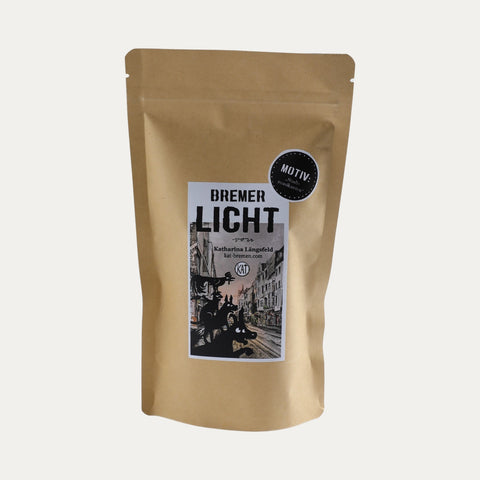 Scherenschnitt mit Teelicht