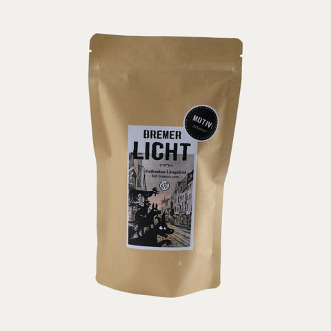 Scherenschnitt mit Teelicht