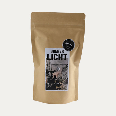 Scherenschnitt mit Teelicht